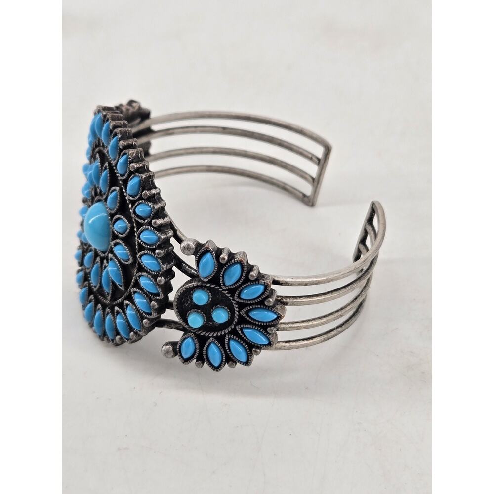 Vtg 1970s Southwestern Conch Petit Point Faux Turquoise Cuff Bracelet Avon - Picture 3 of 9